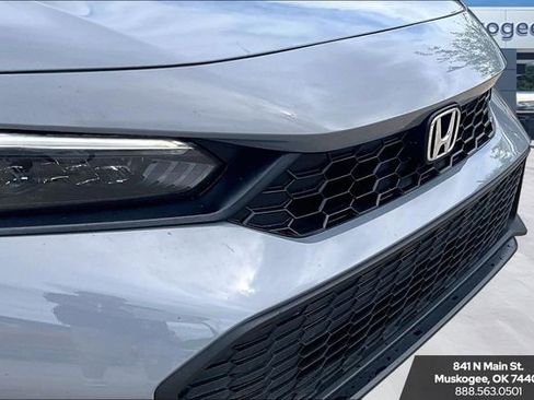 Used 2025 Honda Civic Sport image 32