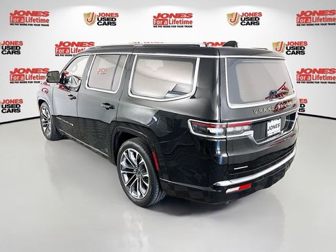 Used 2022 Jeep Grand Wagoneer Series III w/ Rear Seat Video Group 1 AWD/4WD image 2