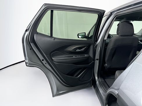 Used 2024 GMC Terrain SLE FWD image 25