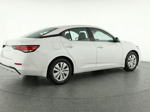 Used 2025 Nissan Sentra S FWD image 9
