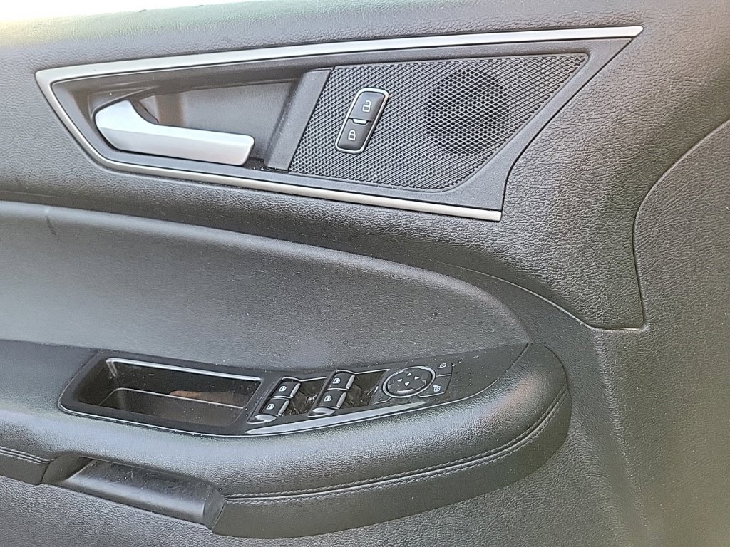 Used 2020 Ford Edge SEL FWD image 11