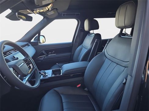 New 2026 Land Rover Range Rover Long Wheelbase SE image 11