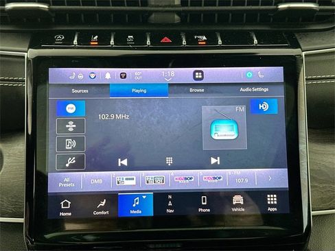 Used 2023 Jeep Grand Cherokee L Limited w/ Black Appearance Package image 13