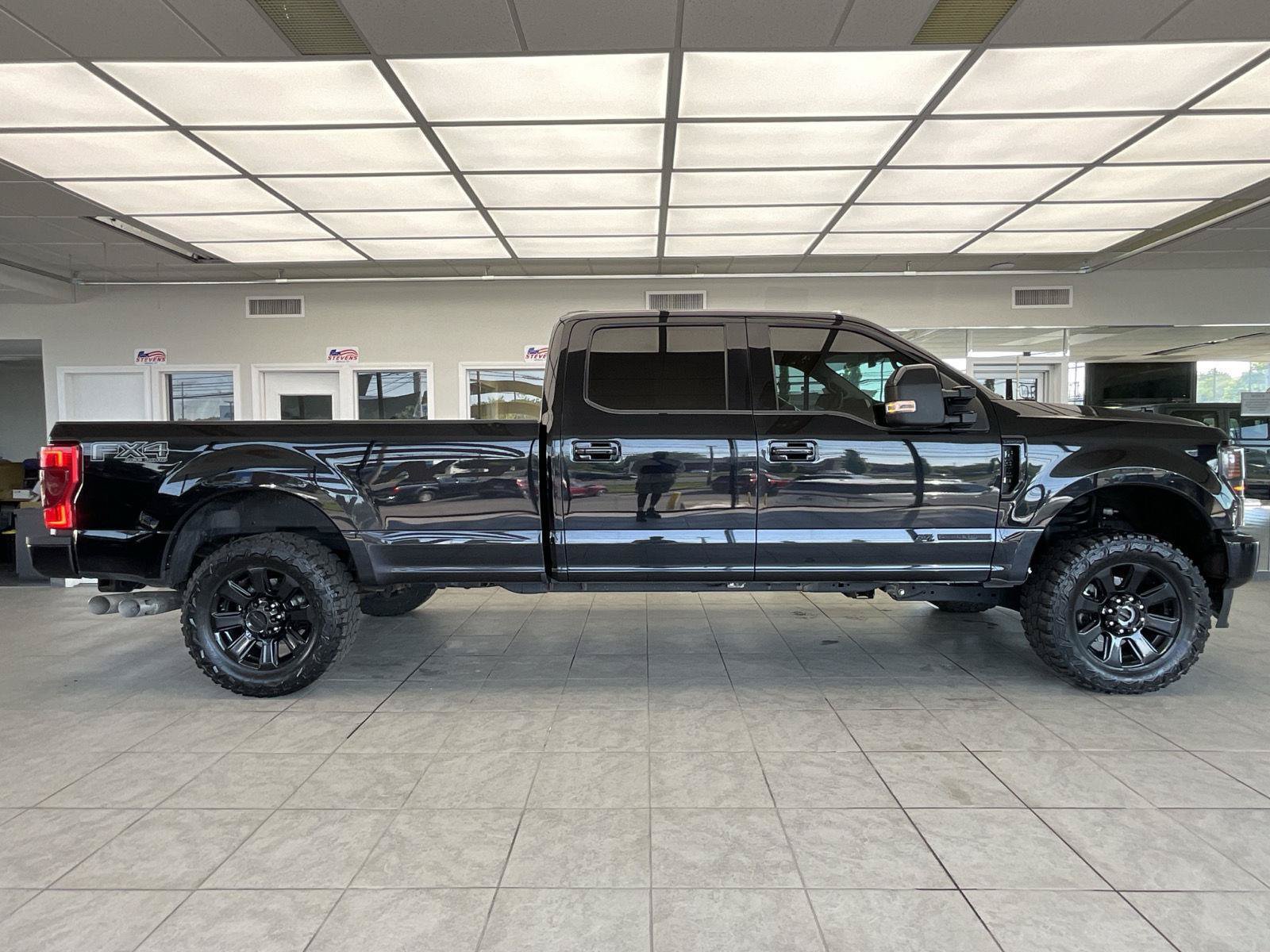 Used 2021 Ford F350 Lariat AWD/4WD image 4