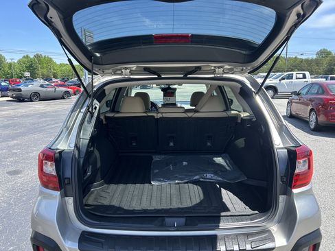 Used 2019 Subaru Outback 2.5i Limited AWD/4WD image 41