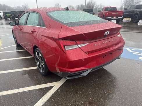 Used 2022 Hyundai Elantra SEL w/ Convenience + Premium Package image 9