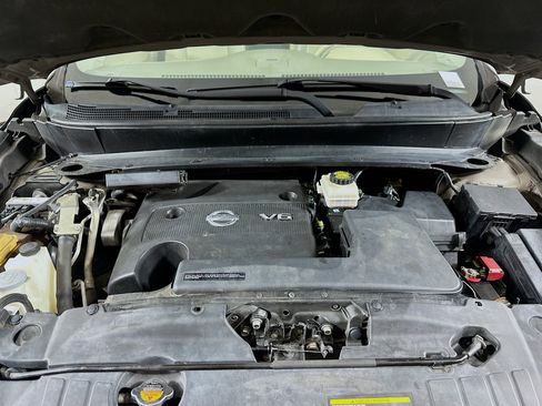 Used 2014 Nissan Pathfinder Platinum w/ Platinum Premium Package FWD image 35