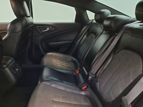 Used 2015 Chrysler 200 S w/ Navigation & Sound Group I image 18