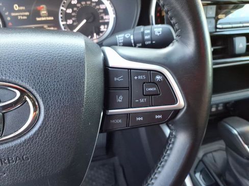 Used 2023 Toyota Highlander LE image 31