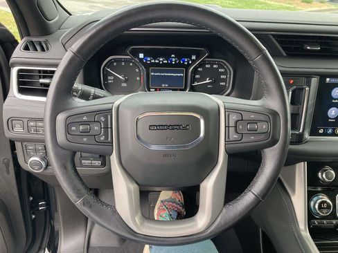 Used 2021 GMC Yukon XL Denali w/ Denali Ultimate Package AWD/4WD image 27