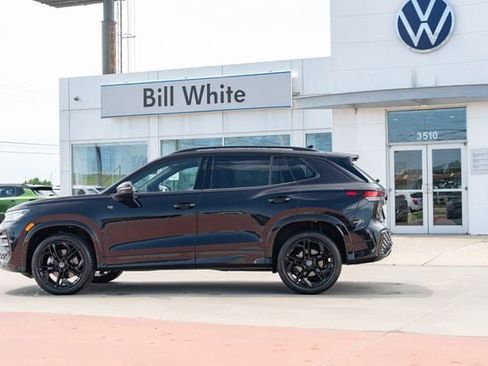 New 2026 Volkswagen Tiguan SE R-Line AWD/4WD image 3