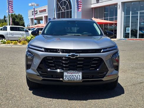 Used 2025 Chevrolet Trax ACTIV w/ Driver Confidence Package FWD image 2