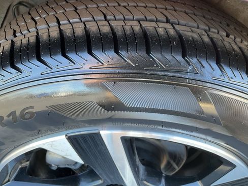 Used 2024 Nissan Sentra SV image 24