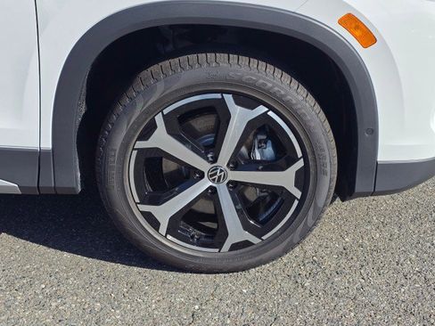 New 2026 Volkswagen Tiguan SE AWD/4WD image 9