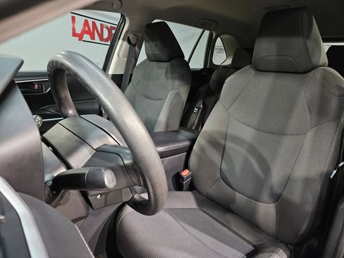 Used 2022 Toyota RAV4 LE AWD/4WD image 23