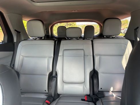 Used 2021 Ford Explorer XLT w/ Equipment Group 202A AWD/4WD image 26