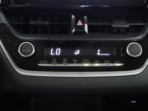 Used 2025 Toyota Corolla LE FWD image 18