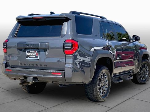 Used 2025 Toyota 4Runner SR5 AWD/4WD image 13
