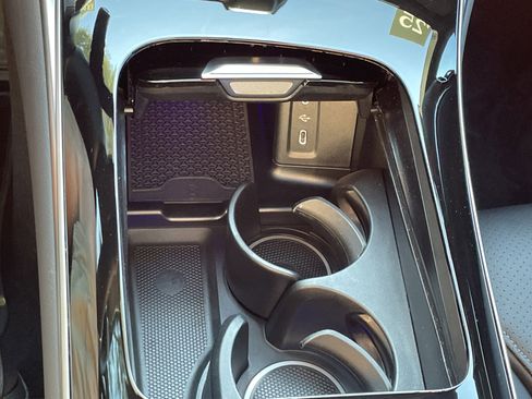 Certified 2025 Mercedes-Benz GLC 300 4MATIC image 36