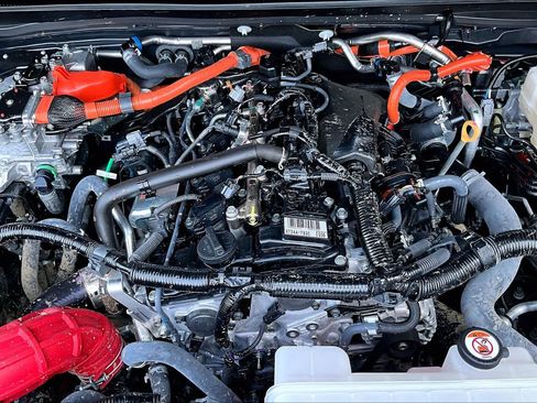 Certified 2025 Toyota Tacoma TRD Pro AWD/4WD image 33