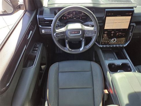 Certified 2025 GMC Acadia AT4 w/ Luxury Package image 12