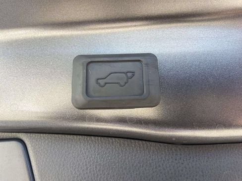 Used 2025 Toyota RAV4 XLE Premium FWD image 10
