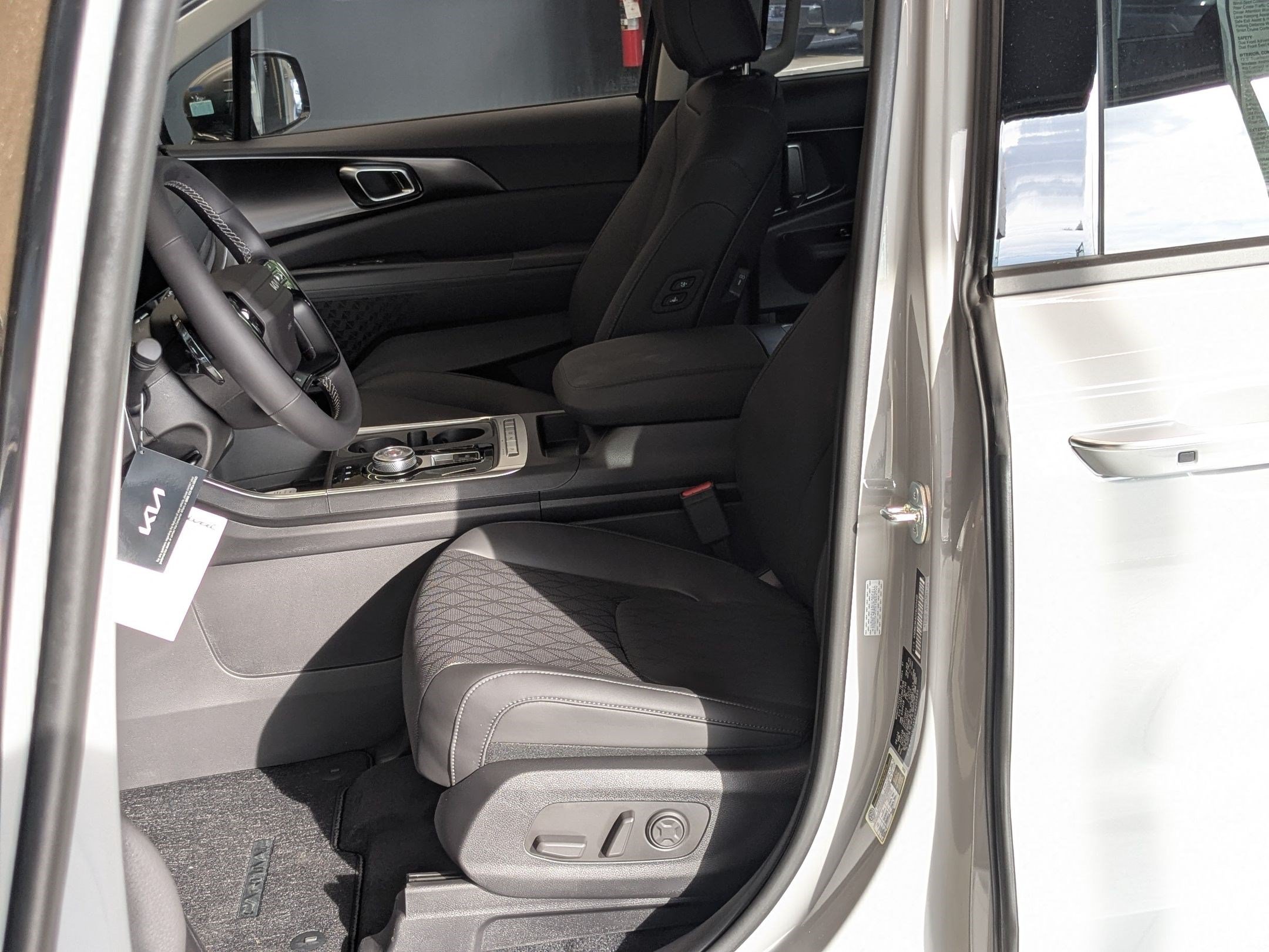 New 2027 Kia Carnival EX w/ Dark Edition Package FWD image 8