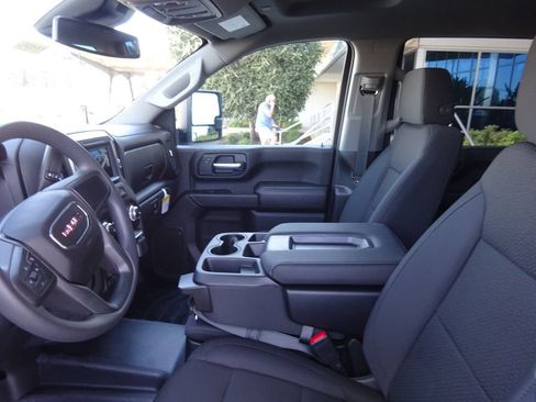New 2026 GMC Sierra 2500 Pro w/ 1SA Pro Safety Plus Package AWD/4WD image 13