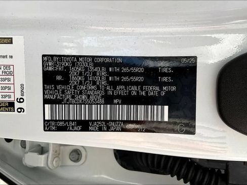 Used 2025 Lexus GX 550 w/ Accessory Package (2T) AWD/4WD image 9