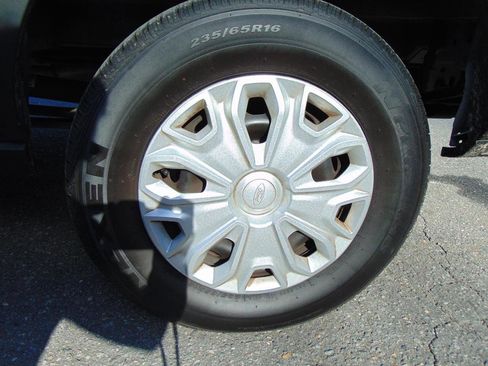 Used 2023 Ford Transit 350 XLT RWD image 17
