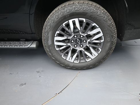 Used 2026 Chevrolet Tahoe Z71 w/ Comfort Package image 20