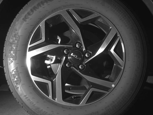 Used 2025 Kia Sportage LX image 15