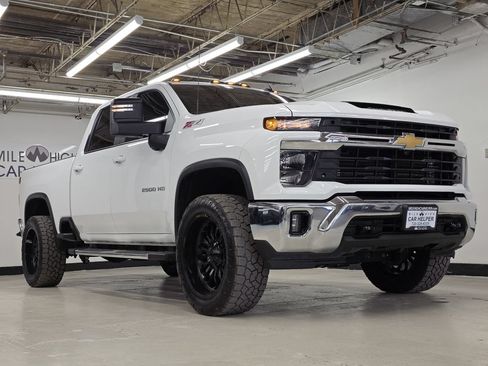 Used 2024 Chevrolet Silverado 2500 LT w/ All Star Edition AWD/4WD image 5