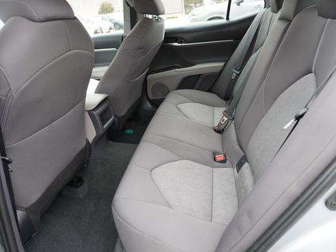 Used 2022 Toyota Camry LE image 12