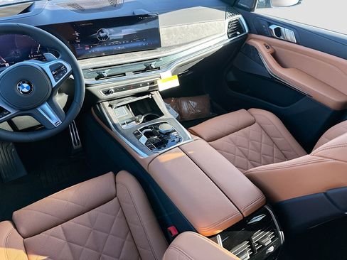 New 2026 BMW X7 xDrive40i w/ M Sport Package AWD/4WD image 18