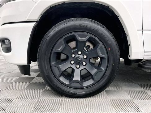 Used 2025 RAM 1500 Big Horn AWD/4WD image 10