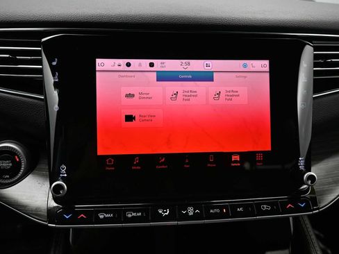 Used 2023 Jeep Wagoneer L Series III w/ Preferred Equipment Group image 20