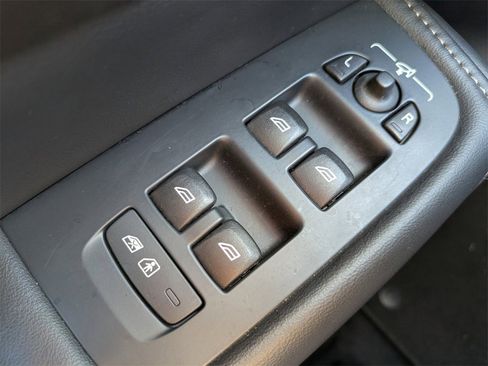 Certified 2022 Volvo XC60 B5 Inscription w/ Advanced Package image 25