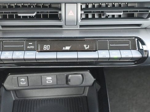 New 2026 Toyota Prius LE image 20