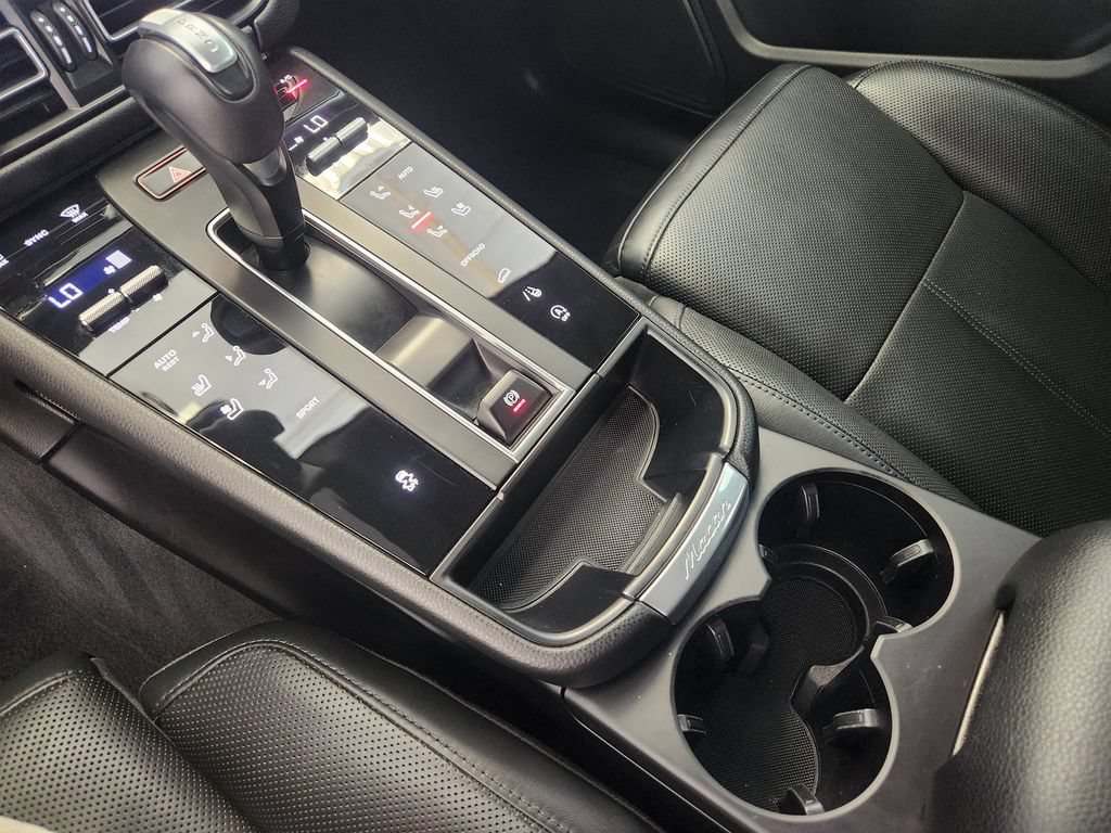 Used 2022 Porsche Macan AWD/4WD image 18