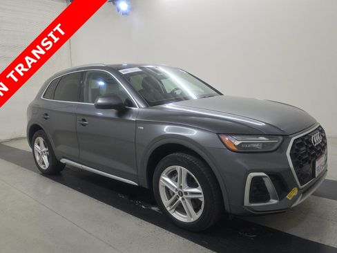 Used 2022 Audi Q5 e Premium w/ Convenience Package AWD/4WD image 5