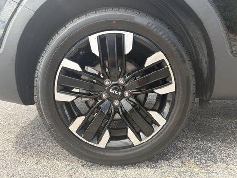 Used 2023 Kia Telluride SX FWD image 17
