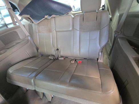 Used 2011 Chrysler Town & Country Limited w/ Trailer Tow Group FWD image 14