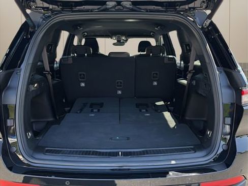 Certified 2024 Jeep Grand Cherokee L Laredo AWD/4WD image 5