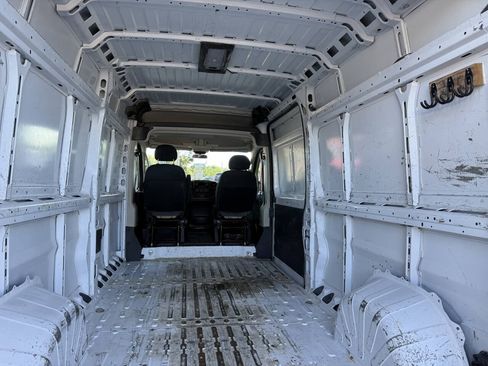 Used 2021 RAM ProMaster 2500 w/ Convenience Group FWD image 7