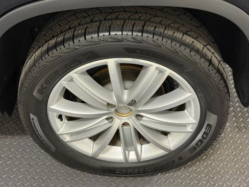 Used 2014 Volkswagen Tiguan SEL image 19