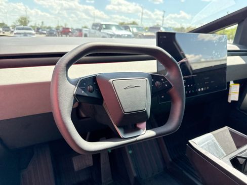 Used 2026 Tesla Cybertruck AWD Crew Cab image 11