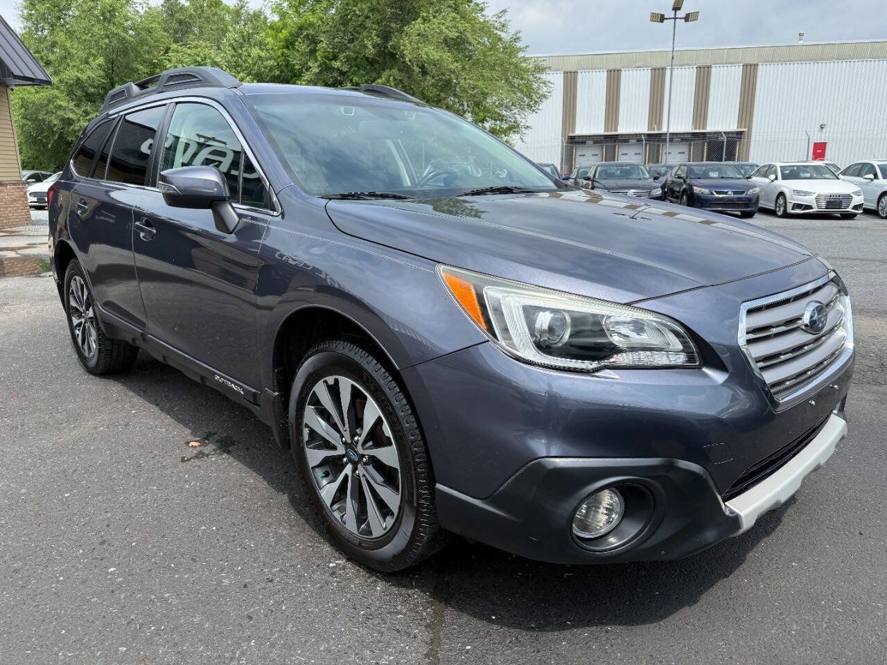 Used 2016 Subaru Outback 2.5i Limited AWD/4WD image 3