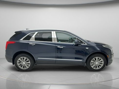 Used 2017 Cadillac XT5 Luxury w/ Driver Awareness Package FWD image 4