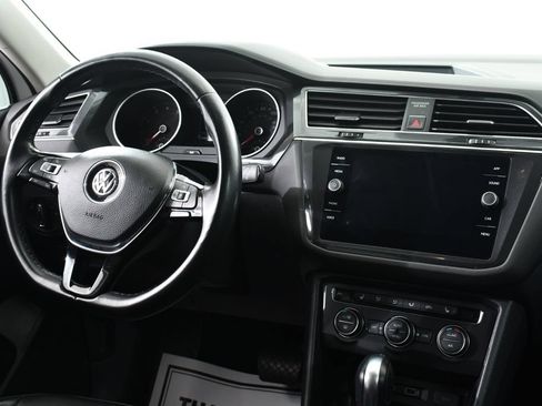 Used 2018 Volkswagen Tiguan SE w/ 18" Alloy Wheels Package AWD/4WD image 8